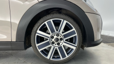 MINI Hatchback 1.5 Cooper Exclusive 5dr Auto [Comfort Pack] Petrol Hatchback